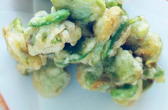 Alcachofas en tempura de azafrán