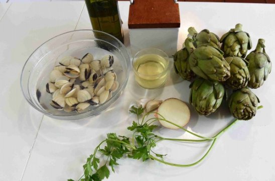 alcachofas-con-almejas-ingredientes