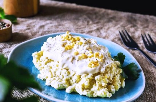 Ensaladilla de patata alcachofa y huevo