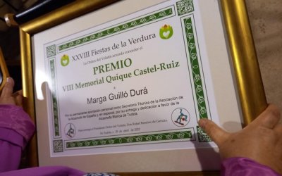 Placa de reconocimiento de Marga Guilló por su labor en defensa de la alcahofa