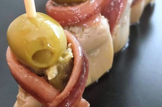 Pincho de alcachofa, anchoa y aceitunas