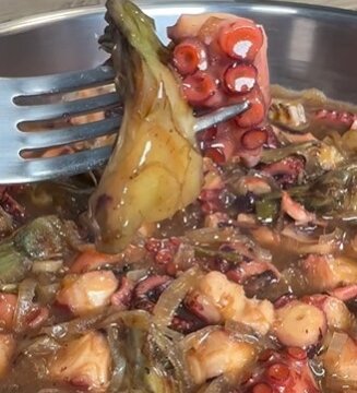 Pulpo con alcachofas y cebolla caramelizada