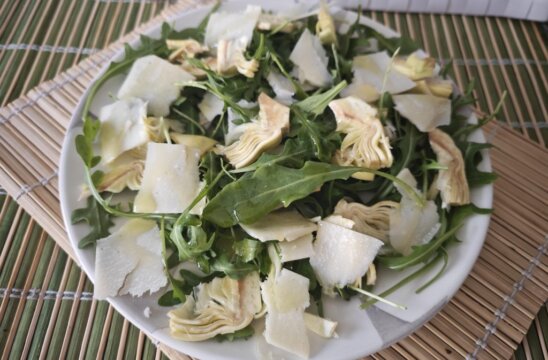 Ensalada de rúcula y alcachofas