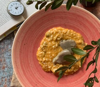 Risotto de alcachofas y queso ahumado de leche de vaca Risotto de alcachofas y queso ahumado de leche de vaca