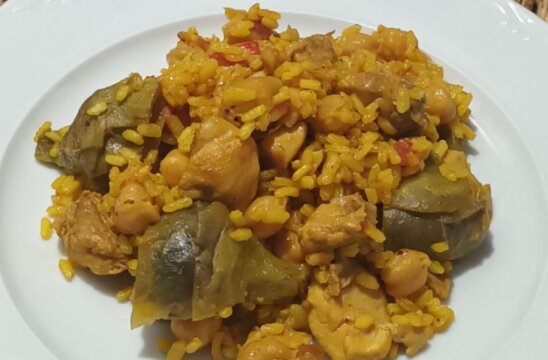 Arroz_pollo_garbanzos_alcachofas